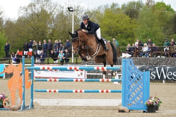 Graham Gillespie lands Chepstow International’s feature Grand Prix with a brand-new ride.